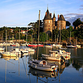 France, Pays de la Loire, Loire Atlantique, Pornic, ria at sunrise