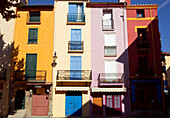 France, Languedoc-Roussillon, Collioure town, colored houses