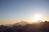 Panorama der Walliser Alpen im Sonnenuntergang, Matterhorn, Wallis, Schweiz