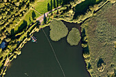 Luftbild vom Meerfelder Maar mit Bootssteg, Eifel, Rheinland Pfalz, Deutschland, Europa