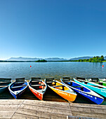 Ruderboote am Staffelsee, Uffing, Oberbayern, Bayern, Deutschland