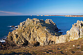 View from Pointe de Dinan to Pointe de  Penhir, Crozon Peninsula, Finistere, Bretagne, France, Europe