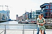 Couple at Magellan-Terraces, HafenCity, Hamburg, Germany