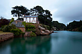 House at coast, Ploumanach, pink granite coast, Perros-Guirec, Cotes-d Armor, Brittany, France