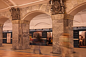Metro U-Bahn in Metro-Station, Sankt Petersburg, Russland, Europa