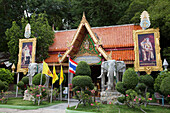 Eingang zum Wat Tham Khao Noi Tempel, nahe Kanchanaburi, Thailand, Asien