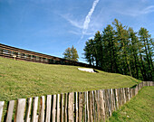 Aussenansicht, Vigilius Mountain Resort, Architekt Matteo Thun, Vigiljoch, Lana, Südtirol, Italien