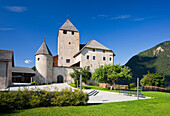 Burg Ciastel de Tor im Sonnenlicht, St. Martin in Thurn, Alto Adige, Dolomiten, Südtirol, Italien, Europa