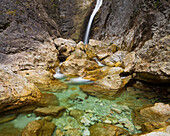 Pöllat Fall in einer Schlucht, Ammergebirge, Allgäu, Bayern, Deutschland, Europa