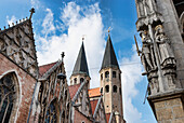 Plastik am Altstadtrathaus, Architekt Ludwig Winter, St Martini-Kirche, Braunschweig, Niedersachsen, Deutschland
