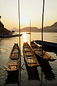 Boote an Sandbank, Mekong, Luang Prabang, Laos, Südostasien, Asien