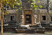 Entrance pavillon, Preah Khan, Angkor, Cambodia, Asia