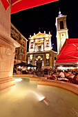 Brunnen La Claire Fontaine vor der Kathedrale am Abend, Nizza, Frankreich, Europa
