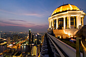 Panoramablick von der Scirocco Sky Bar, Lebua State Tower in Bangkok, Thailand