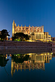 Cathedral of Santa Maria of Palma at dusk, Palma, Majorca, Spain