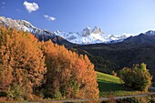 France, Alps, Savoie, Aiguilles d'Arve in autumn