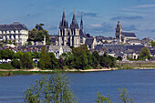 France, Centre, Loir et Cher, Blois, old town and river Loire