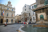 France, Provence Alpes Cote D'Azur, Bouches du Rhône (13), Arles, Republique square, city hall and saint Trophime church (Unesco world Heritage)