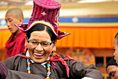 Frau in traditioneller Kleidung, Klosterfest, Phyang, Leh, Industal, Ladakh, Indien