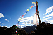 Gebetsfahnen am Pass, Parfi La, Großer Zanskar Trek, Zanskargebirge, Zanskar, Ladakh, Indien