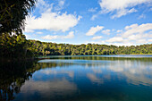 Lake Eacham, Crater Lakes National Park, Atherton Tablelands, Queensland, Australia