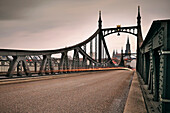 Neutor bridge with view towards Ulm Minster, Ulm, Baden-Wuerttemberg, Danube, Germany