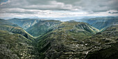 Panorama Ausblick auf Berglandschaft von Tasmanien, Overland Track, Cradle Mountain Lake St Clair Nationalpark, Australien