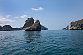 Felsen und Inseln im  Angthong National Marine Park bei der Insel Koh Samui, Provinz Surat Thani, Thailand, Asien