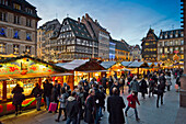 Weihnachtsmarkt und Altstadt, Straßburg, Elsass, Frankreich
