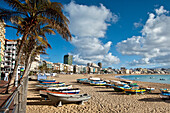 Boats on the beach in the sunlight, Playa de Las Canteras, Las Palmas, Gran Canaria, Canary Islands, Spain, Europe
