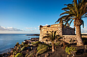 Castillo de San Jose an der Küste, Arrecife, Lanzarote, Kanarische Inseln, Spanien, Europa