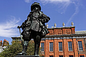 Statue of William III of Orange in front of the Palace of Kensington, Hyde Park, London, England, Great Britain, United Kingdom, Europe