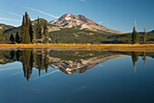 Sparks Lake and South Sister volcano, Willamette National Forest Oregon