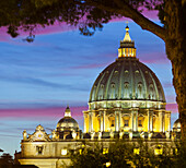 St. Peter's basilica in the evening light, Basilica Papale di San Pietro in Vaticano, Rome, Lazio, Italy