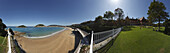 Blick auf Strand und königlichen Palast Palacio de Miramar, Playa de la Concha, Isla de Santa Clara, Bahia de la Concha, Palacio de Miramar, San Sebastian, Donostia, Camino de la Costa, Küstenweg, Camino del Norte, Jakobsweg, Camino de Santiago, Pilgerweg