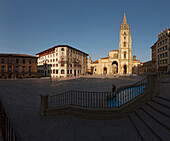 Palacio de Valdecarzana-Heredia, palace, 17th and 18th century, Catedral de San Salvador, cathedral, gothic, Oviedo, Camino Primitivo, Camino de Santiago, Way of Saint James, pilgrims way, province of Asturias, Principality of Asturias, Northern Spain, Sp