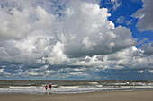 Wolken und Meer, Insel Spiekeroog, Nordseeküste, Nationalpark Wattenmeer, Niedersachsen, Deutschland