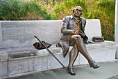 A bronze statue depicting one of America´s Founding Fathers, George Mason