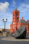 Cardiff Bay Bae Caerdydd, Glamorgan, South Wales, UK, Europe  Merchant seamen´s war memorial and Pierhead building on the waterfront