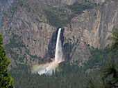Bridalveil Falls, Yosemite Nat`l Park, Sierra Nevada Mountains, California, USA