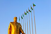 Turkmenistan - Ashgabat - Berzengi - golden statue of Niyazov in the Park of Independence