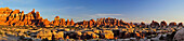 Panorama von Felstürmen im Chesler Park, Needles Area, Canyonlands Nationalpark, Moab, Utah, Südwesten, USA, Amerika