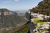 Hiker on the plateau, Castell d Alaro, castle Alaro, Alaro, Serra de Tramuntana, UNESCO World Nature Site, Mallorca, Spain