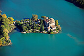 View to lake Lago die Toblino and Toblino castle, Sarche, Calavino, Trentino, Trentino-Alto Adige, Suedtirol, Italy