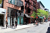 USA, New York City, Manhattan, Lower East Side, Orchard street, street scenes