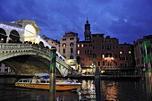Italy, Venice, the Grand Canal, Bridge(Deck) of Rialto