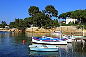 France, Alpes-Maritime (06), Antibes, the small port of Olivette, in Cap d'Antibes