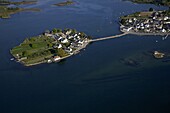 France, Morbihan (56), St. Cado, island by a causeway linking Belz, the Ria of Etel, (aerial photo)