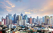 Blick auf die Skyline von Makati City, Manila, Philippinen, Asien
