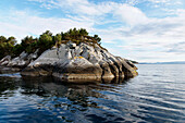 Insel bei Storebo, Insel Huftaroy, Nordsee, Austevoll, Norwegen